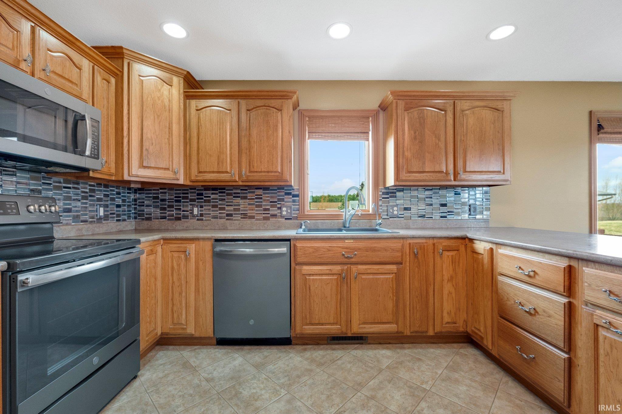 4585 County Road 60 Auburn, IN 46706 - Photo 16 of 35