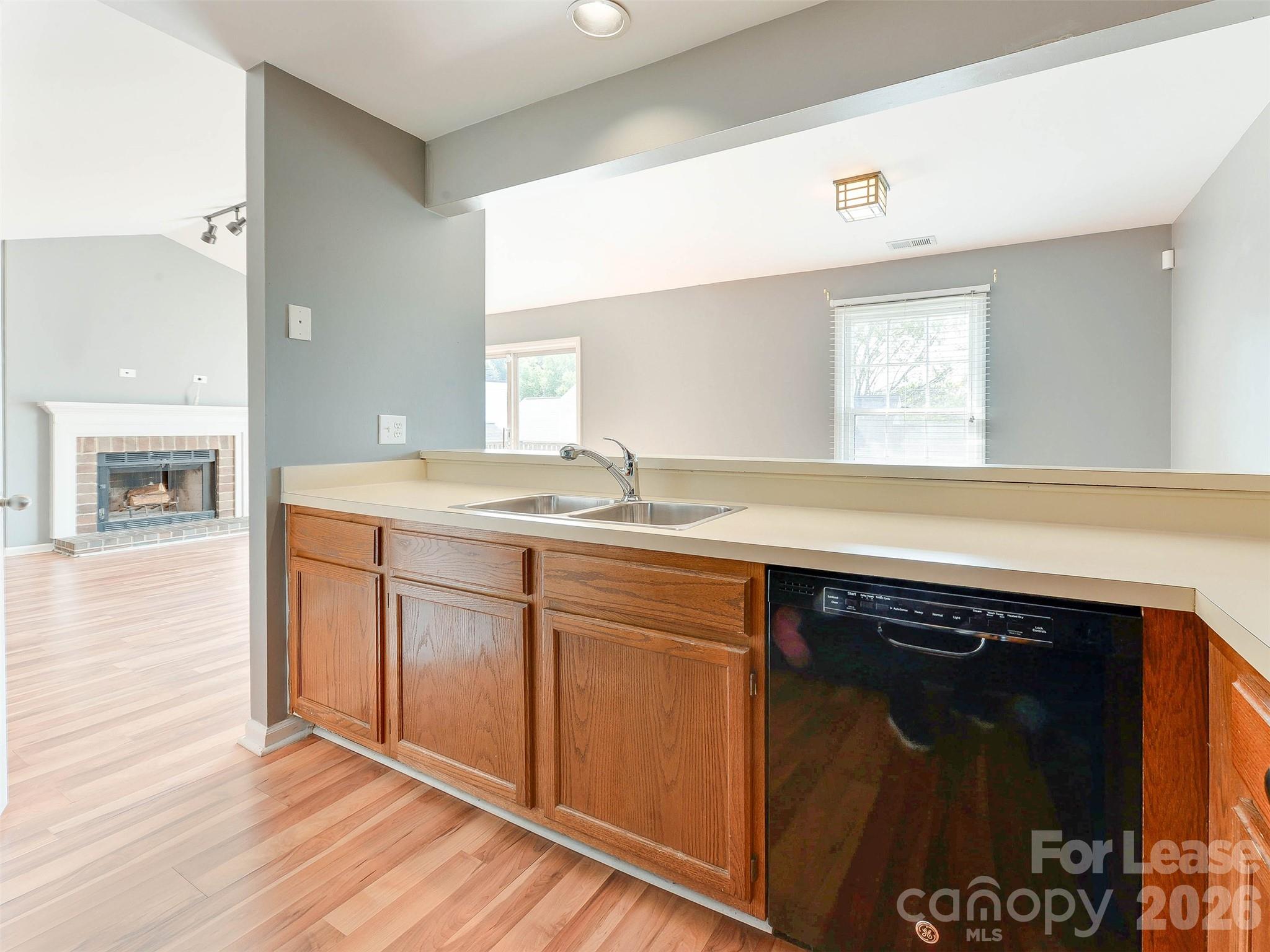 766 Marsh Road, Unit 7 Charlotte, NC 28209 - Photo 20 of 36 Gallery Image 20