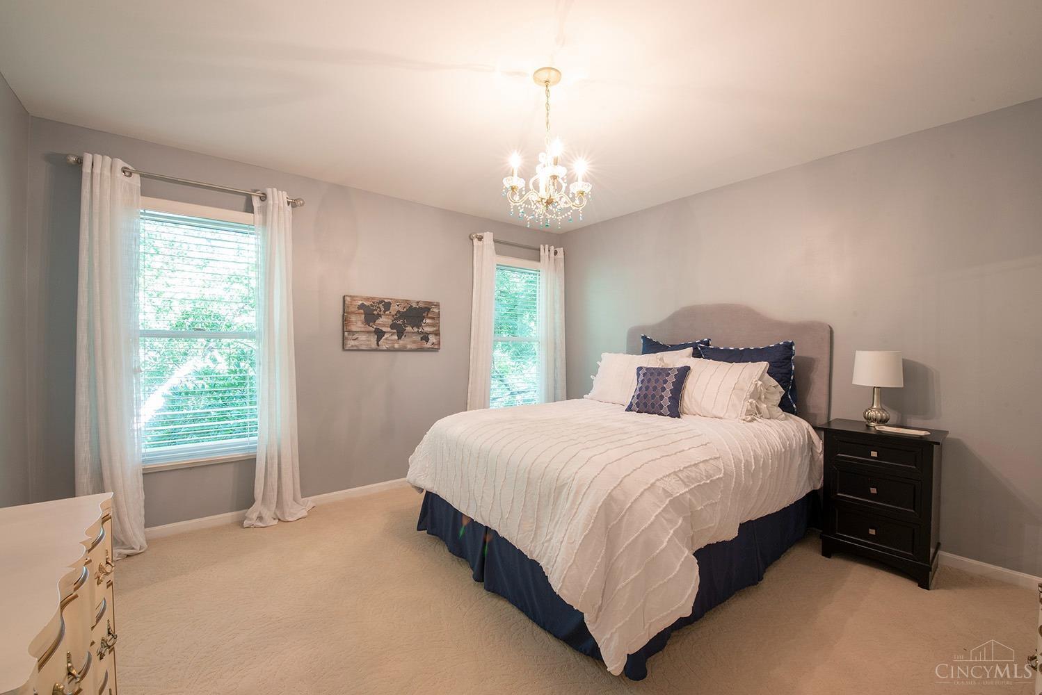 1109 Eversole Road Cincinnati, OH 45230 - Photo 17 of 29