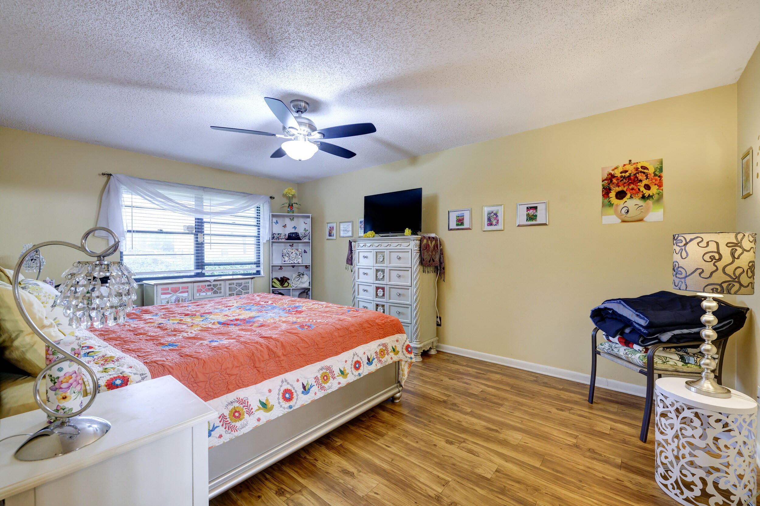 2070 Colonial Road, Unit 6 Fort Pierce, FL 34950 - Photo 12 of 28 12_632a6552_3_4_5_6
