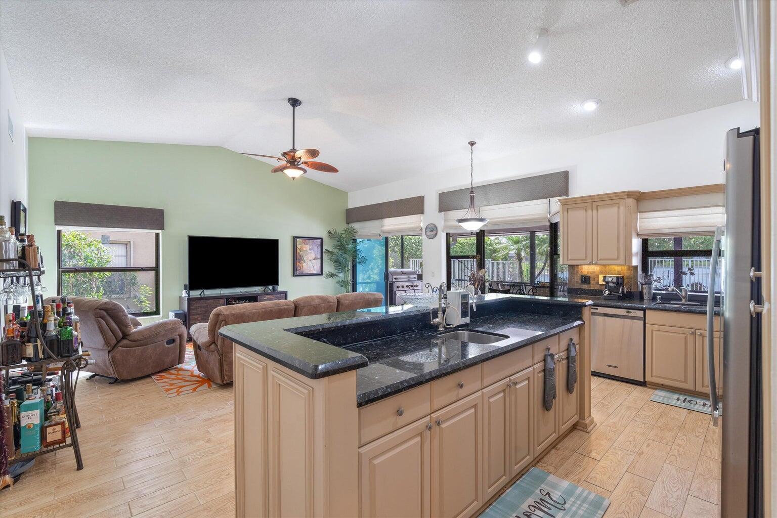 11241 Island Lakes Lane Boca Raton, FL 33498 - Photo 40 of 47 20250413143050055368000000-o