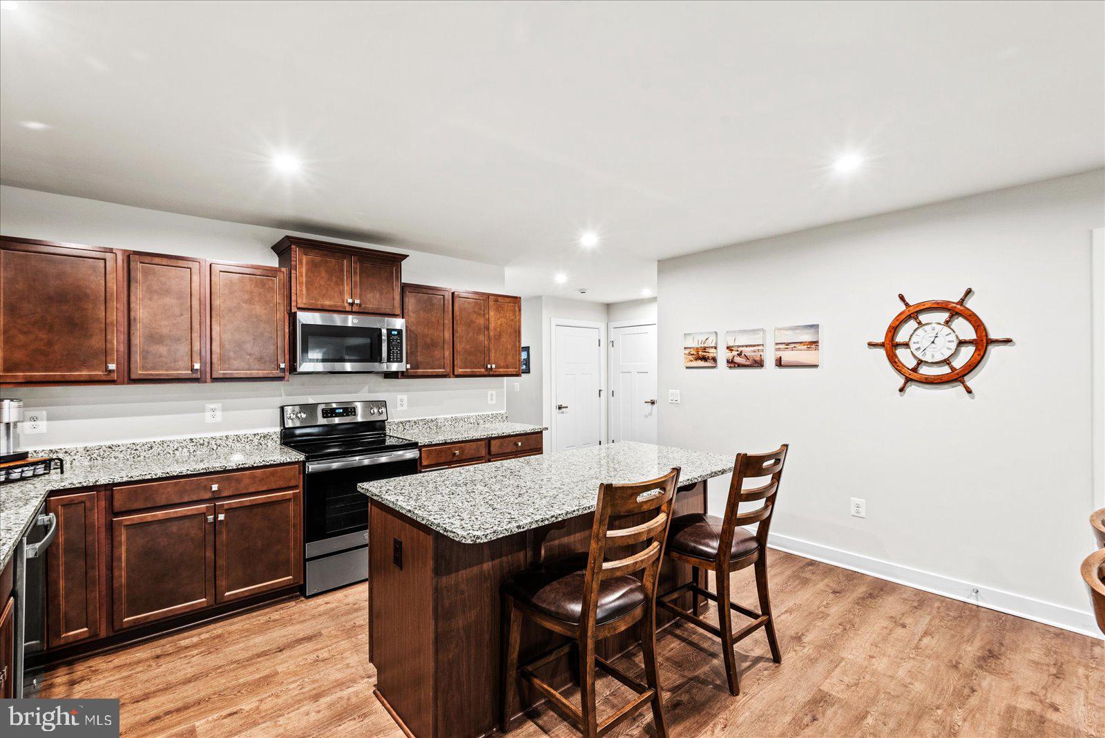 35150 Daisy Way Locust Grove, VA 22508 - Photo 5 of 34 Center Island Bar