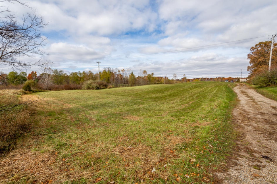 6700 Reading Road East Osseo, MI 49266 - Photo 2 of 19 5R9A0105