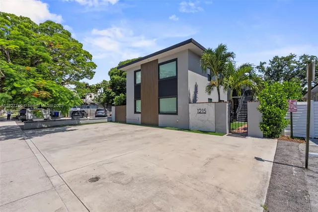$2,499,000 | 1215 East Broward Boulevard, Fort Lauderdale, FL 33301