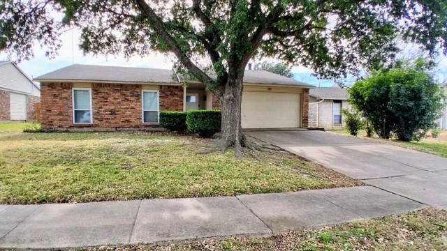 $1,950 | 7440 Tunbridge Drive, North Richland Hills, TX 76182