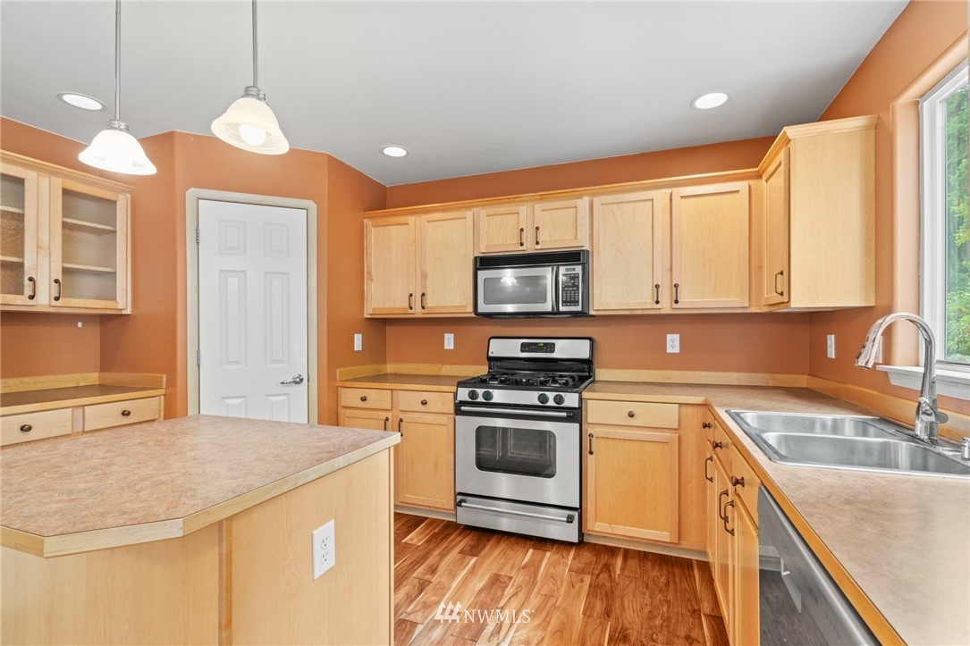19024 3rd Drive Southeast Bothell, WA 98012 - Photo 12 of 34 Gallery Image 12