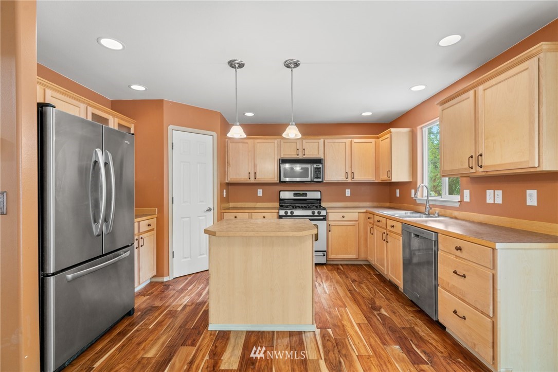 19024 3rd Drive Southeast Bothell, WA 98012 - Photo 10 of 34 Gallery Image 10