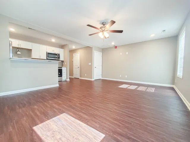 $1,500 | 135 Country Lane, Unit 103, Clarksville, TN 37043