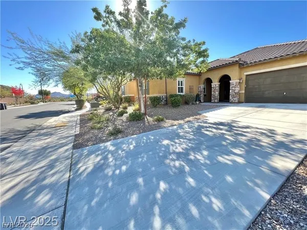 $2,650 | 2117 Thames View Street, Henderson, NV 89044