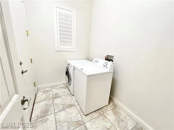 $2,650 | 2117 Thames View Street, Henderson, NV 89044