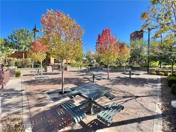 $2,650 | 2117 Thames View Street, Henderson, NV 89044