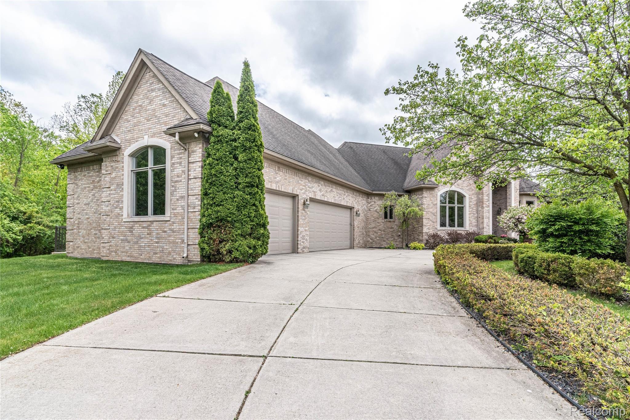 35265 Curtis Road Livonia, MI 48152 - Photo 50 of 52 Oversized 3+ Car Garage