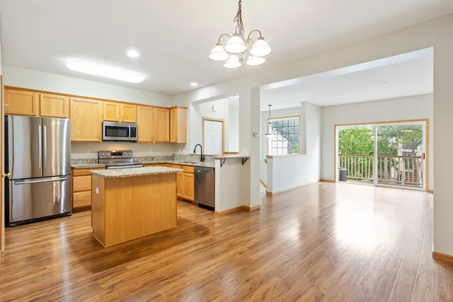 $2,200 | 13840 54th Avenue North, Plymouth, MN 55446