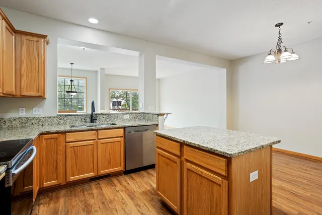 $2,200 | 13840 54th Avenue North, Plymouth, MN 55446