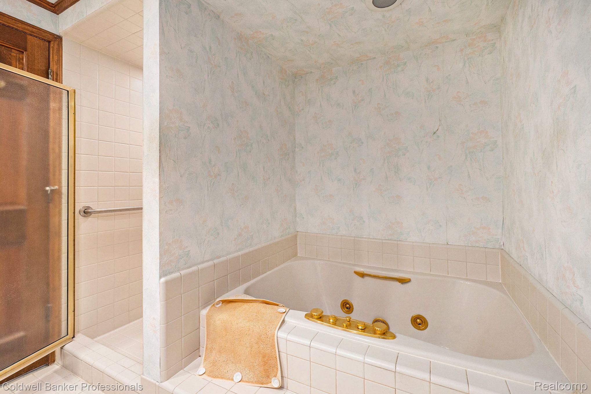 1754 Thomas Rochester, MI 48309 - Photo 20 of 36 Gallery Image 20