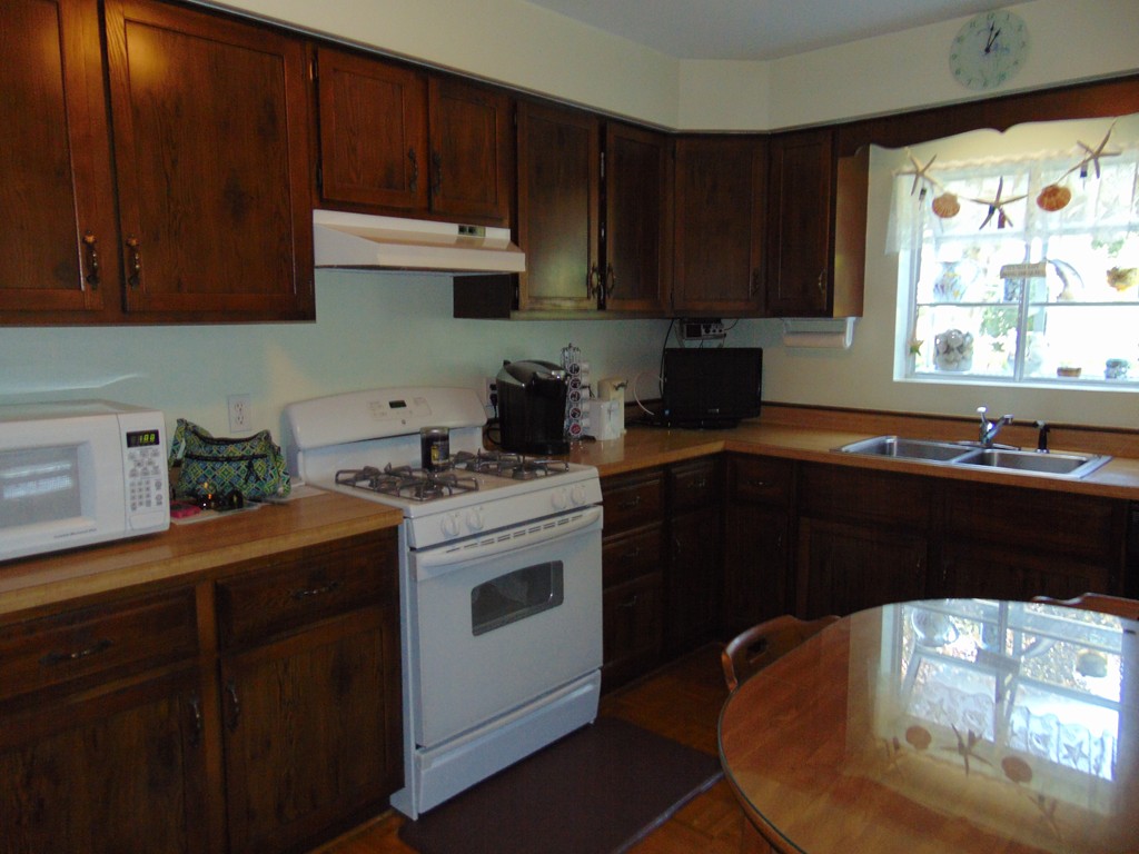 97 Ray Street Fall River, MA 02720 - Photo 6 of 27 Gallery Image 6