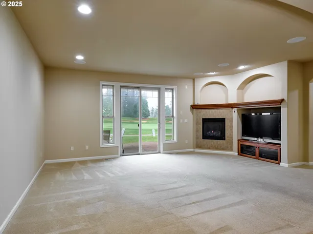 $674,900 | 429 Turnberry Avenue, Woodburn, OR 97071