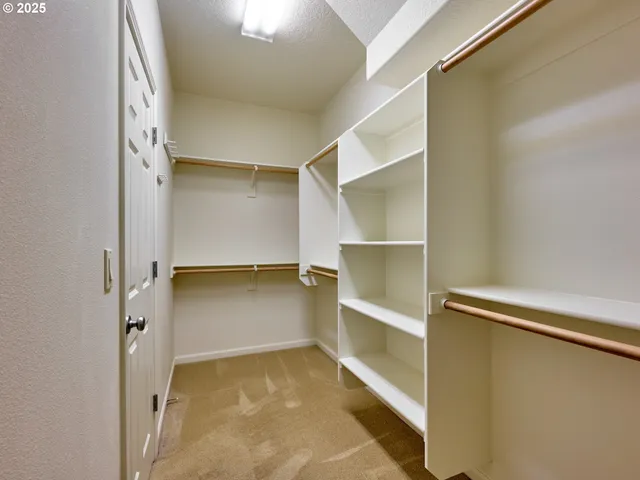 $674,900 | 429 Turnberry Avenue, Woodburn, OR 97071