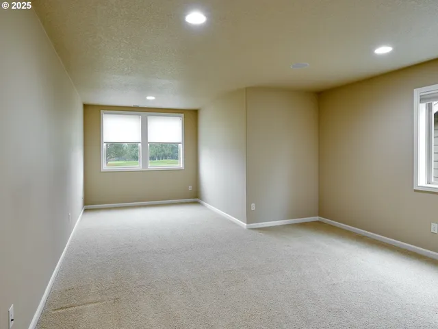 $674,900 | 429 Turnberry Avenue, Woodburn, OR 97071