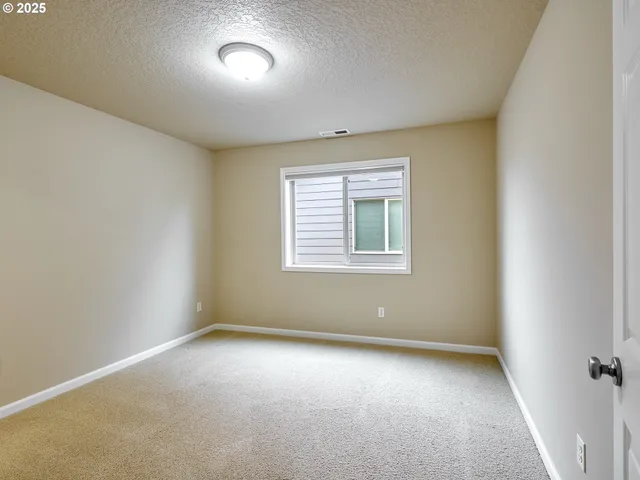 $674,900 | 429 Turnberry Avenue, Woodburn, OR 97071