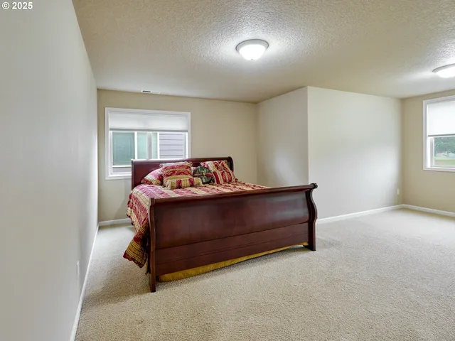 $674,900 | 429 Turnberry Avenue, Woodburn, OR 97071