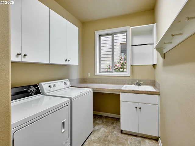 $674,900 | 429 Turnberry Avenue, Woodburn, OR 97071