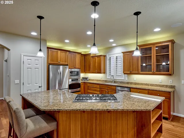 $674,900 | 429 Turnberry Avenue, Woodburn, OR 97071