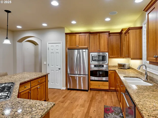 $674,900 | 429 Turnberry Avenue, Woodburn, OR 97071