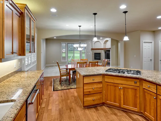 $674,900 | 429 Turnberry Avenue, Woodburn, OR 97071