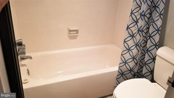 $1,490 | 3100 South Manchester Street, Unit 907, Falls Church, VA 22044