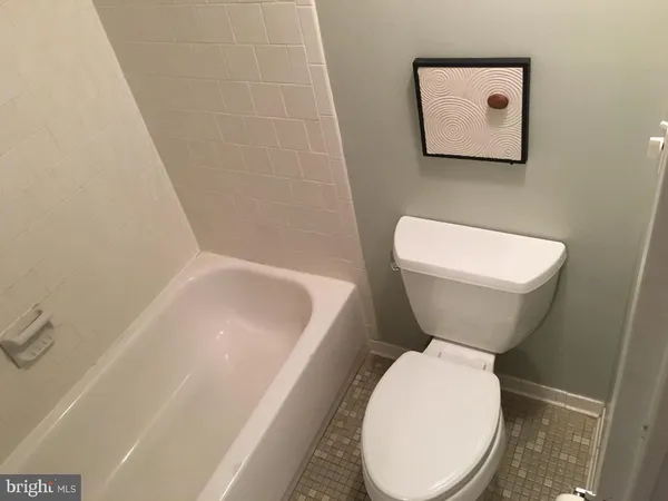 $1,490 | 3100 South Manchester Street, Unit 907, Falls Church, VA 22044