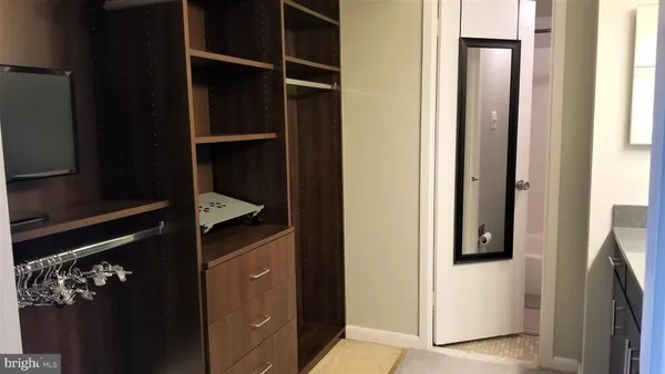 $1,490 | 3100 South Manchester Street, Unit 907, Falls Church, VA 22044