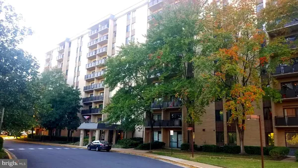 $1,490 | 3100 South Manchester Street, Unit 907, Falls Church, VA 22044