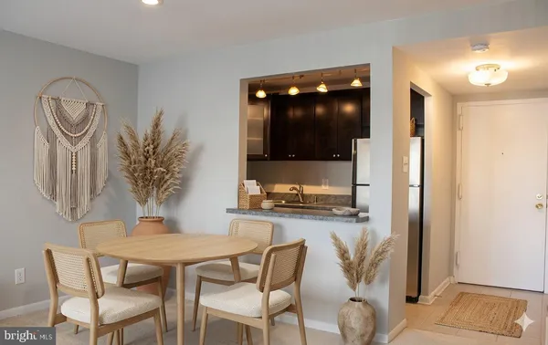$1,490 | 3100 South Manchester Street, Unit 907, Falls Church, VA 22044