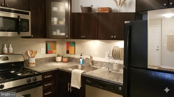$1,490 | 3100 South Manchester Street, Unit 907, Falls Church, VA 22044