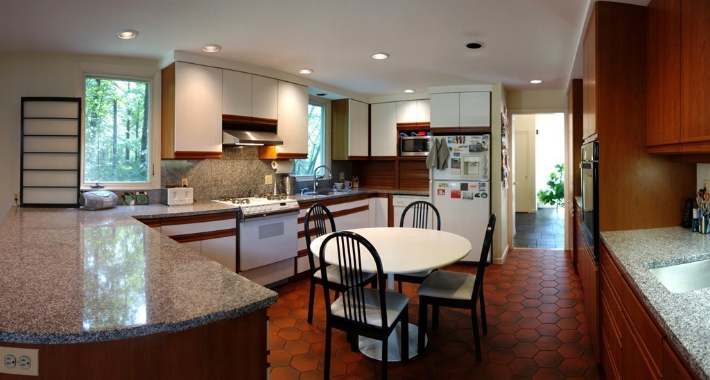 52 High Point Drive Amherst, MA 01002 - Photo 14 of 30 Gallery Image 14