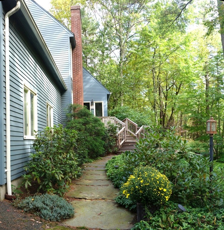 52 High Point Drive Amherst, MA 01002 - Photo 3 of 30 Gallery Image 3