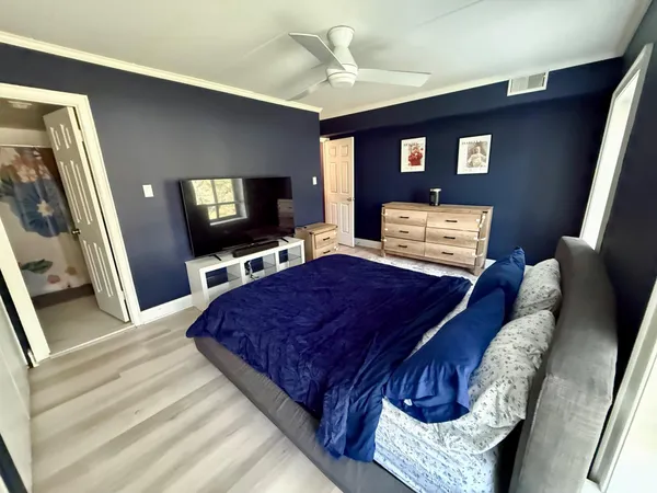 $299,999 | 15 Oakridge Drive, Langhorne, PA 19047