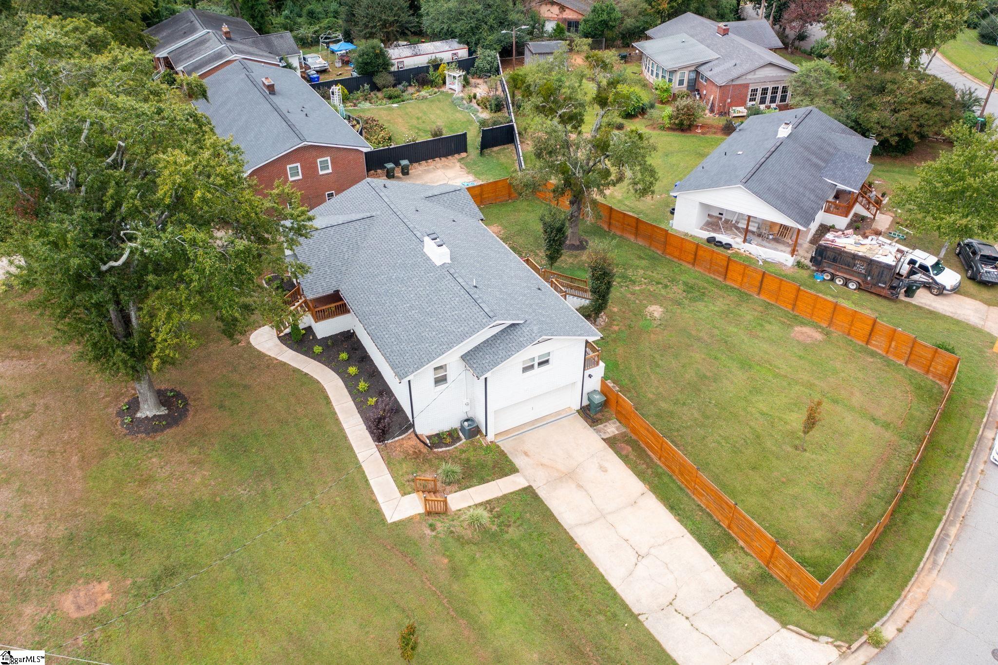 204 Greenacre Road Greenville, SC 29607 - Photo 35 of 45