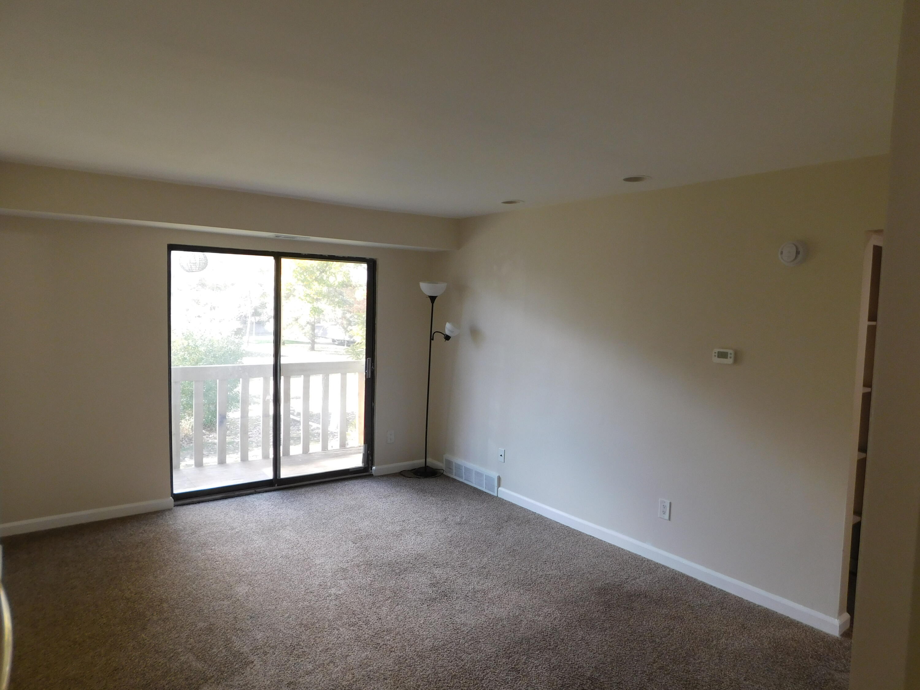 32005 West 12 Mile Road, Unit 206 Farmington, MI 48334 - Photo 13 of 20 LIV RM 1