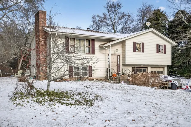 $495,000 | 31 Brookwood Drive, Westport, MA 02790