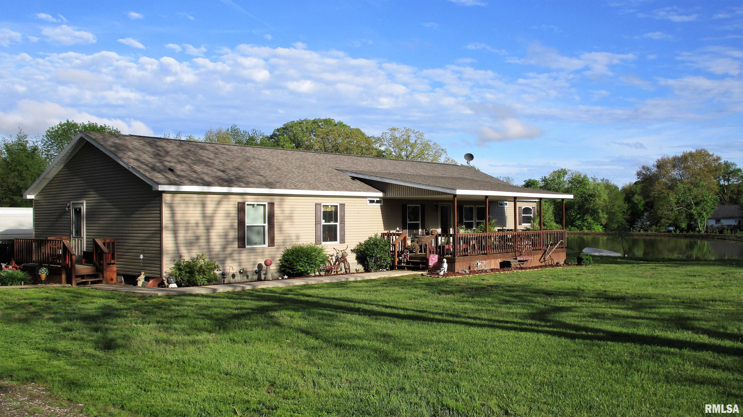 107 Hemlock Lane Flora, IL 62839 - Photo 2 of 50 Gallery Image 2