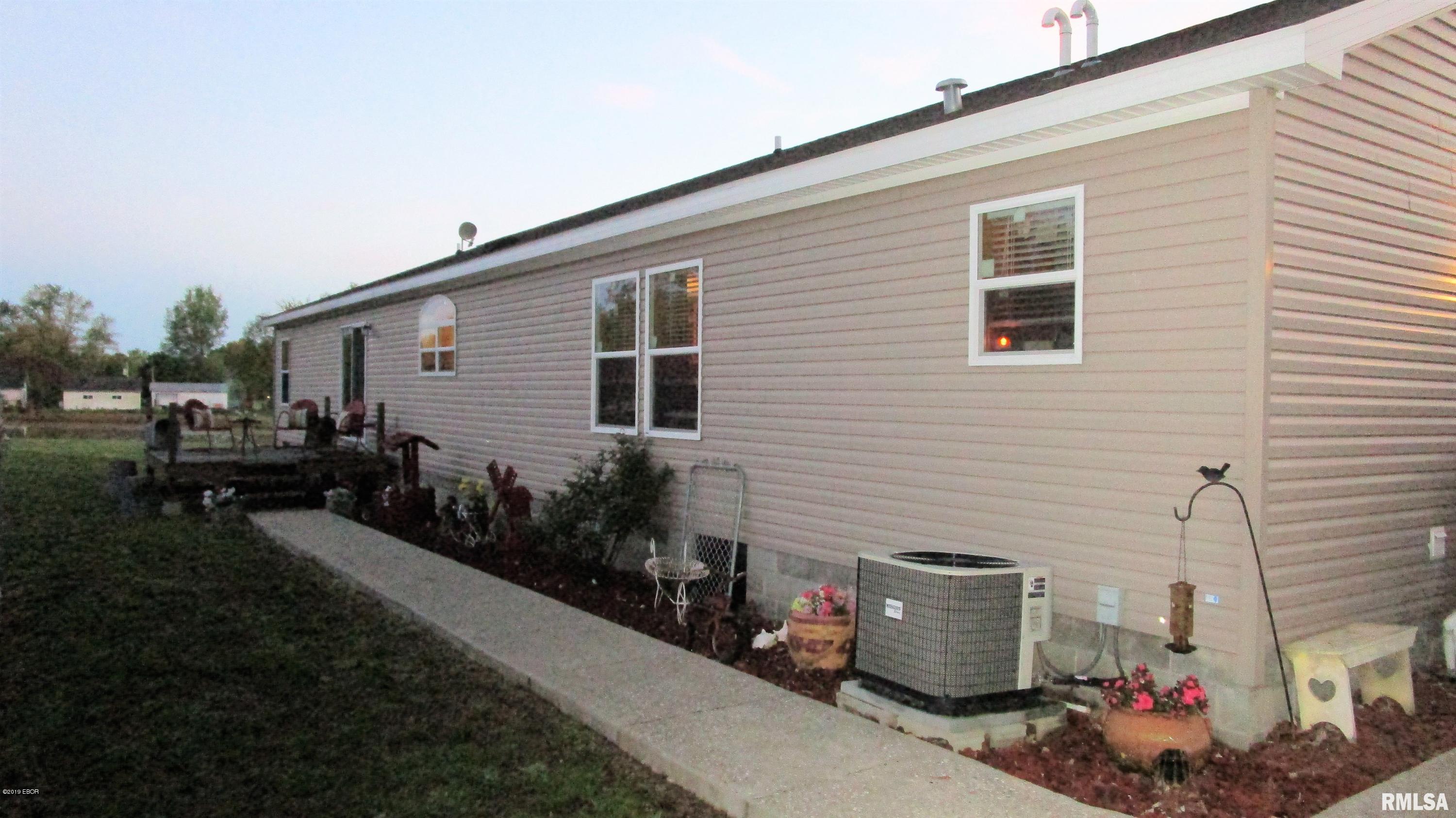 107 Hemlock Lane Flora, IL 62839 - Photo 22 of 50 Gallery Image 22