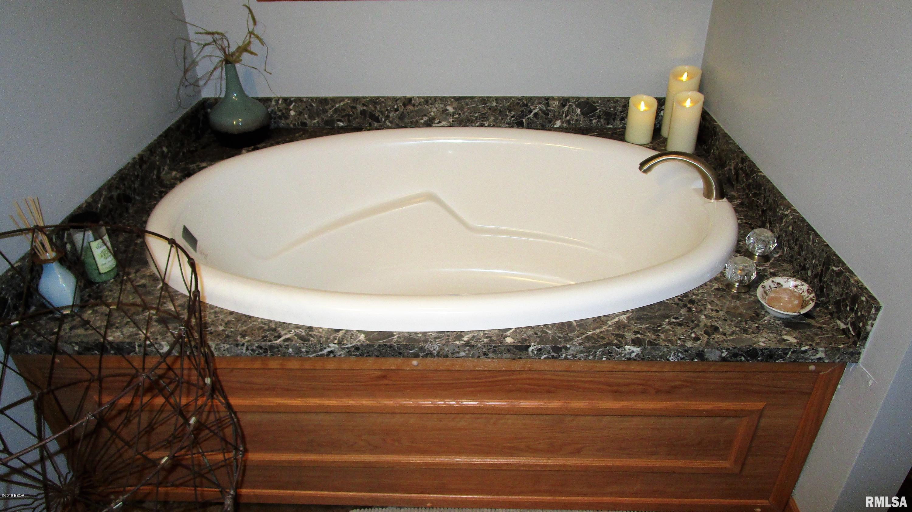 107 Hemlock Lane Flora, IL 62839 - Photo 44 of 50 Gallery Image 44