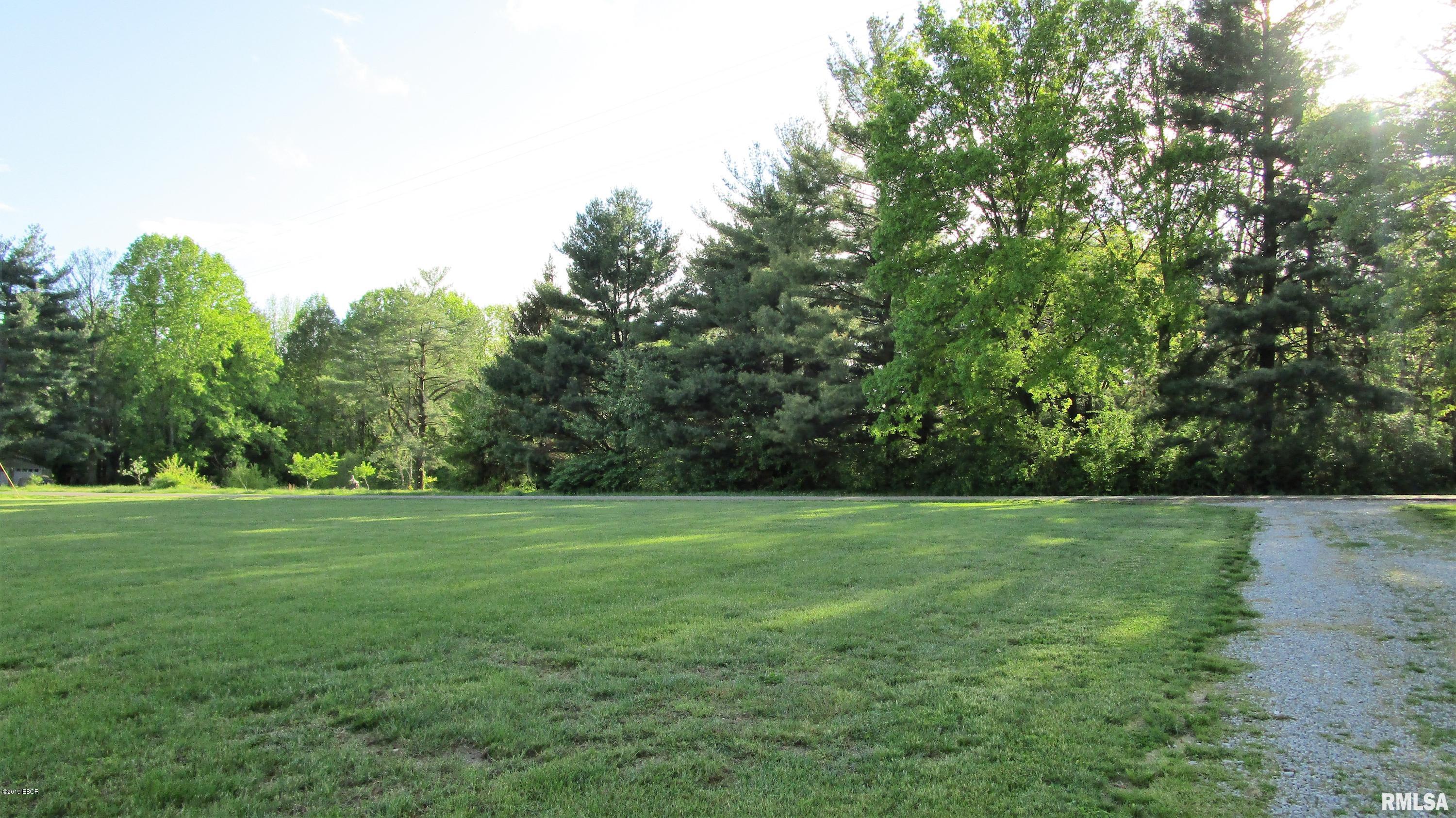 107 Hemlock Lane Flora, IL 62839 - Photo 8 of 50 Gallery Image 8