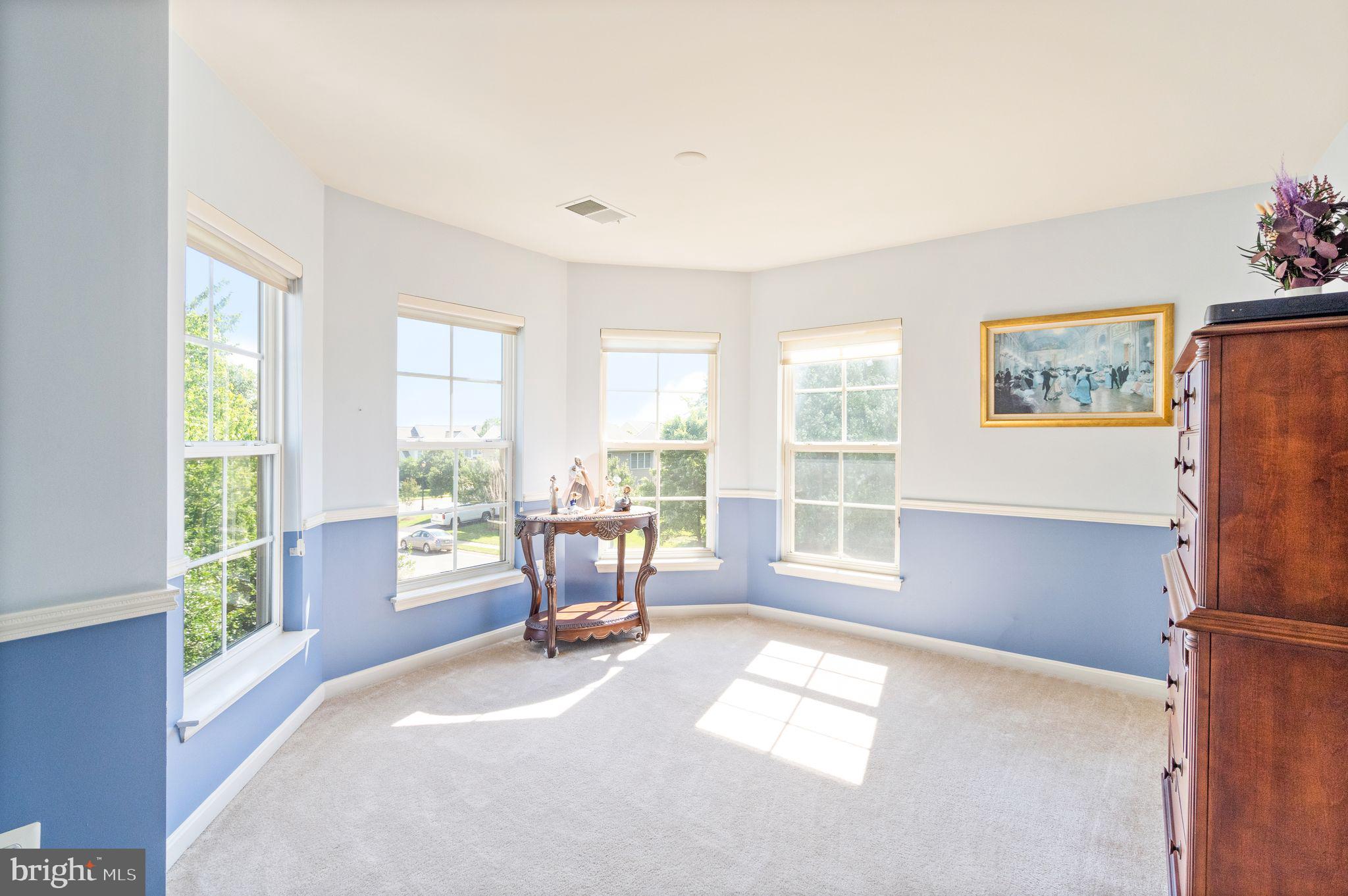42702 Explorer Drive Brambleton, VA 20148 - Photo 25 of 62 Main bedroom sitting