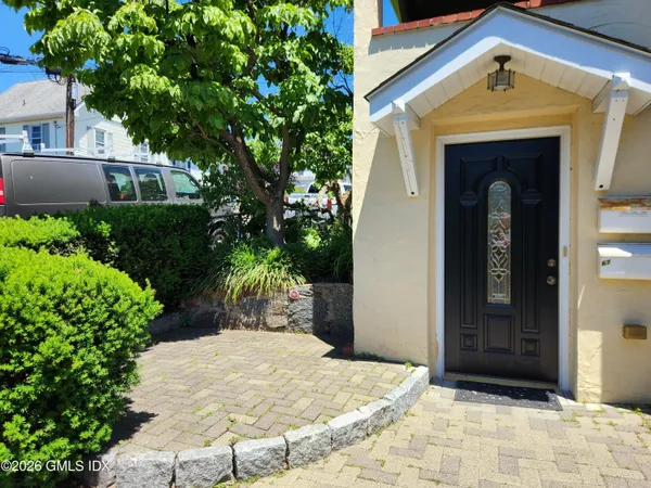 $2,500 | 67 Alexander Street, Unit 1, Greenwich, CT 06830