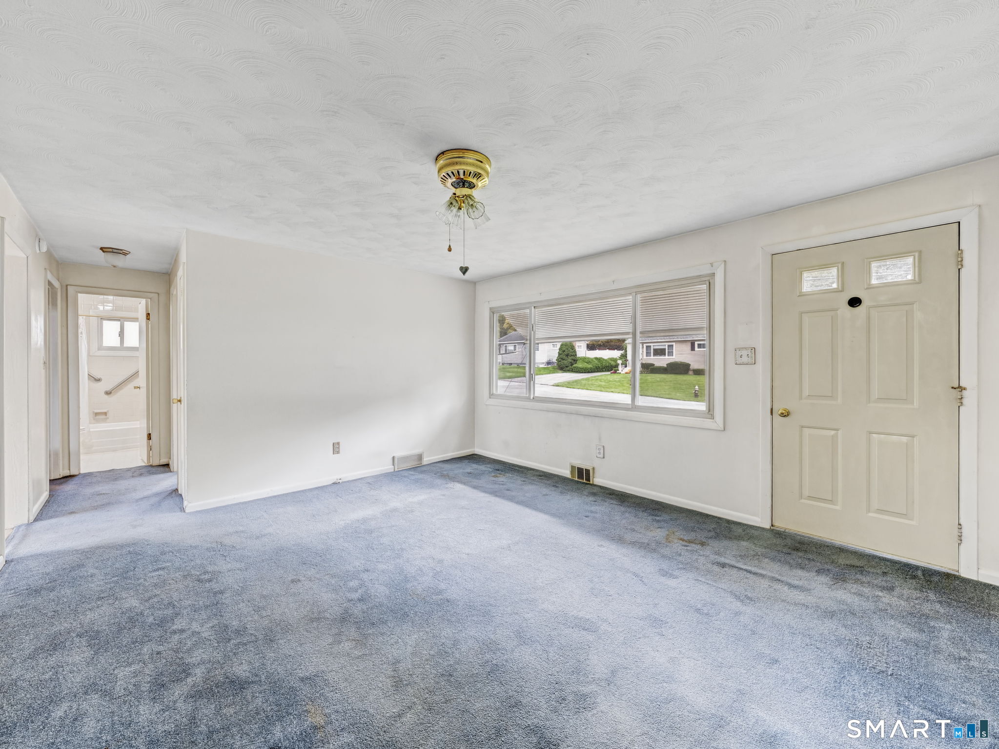 105 O'Donnell Road New Britain, CT 06053 - Photo 4 of 33 Pretty bay window lets in natural light