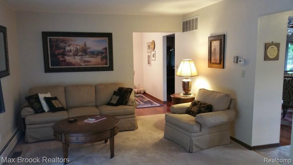 734 Lynndale Drive Rochester Hills, MI 48309 - Photo 13 of 37