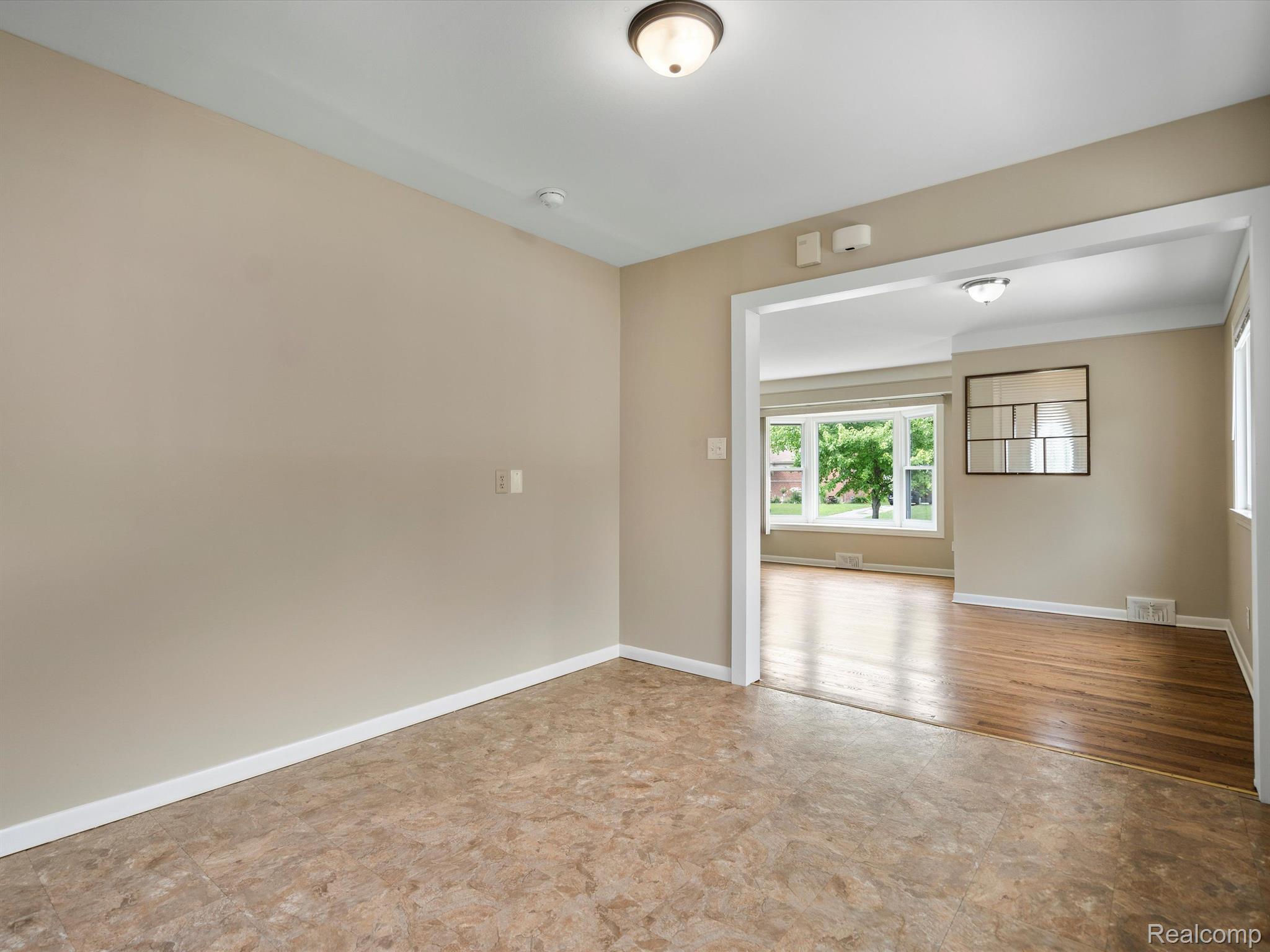 31553 Marblehead Road Farmington, MI 48336 - Photo 9 of 32 Gallery Image 9